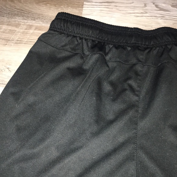 NBA black and red shorts size large - Picture 8 of 11